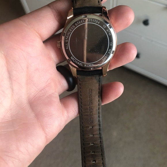 Micheal Kors watch SOLDDDDDDD - Picture 2 of 4